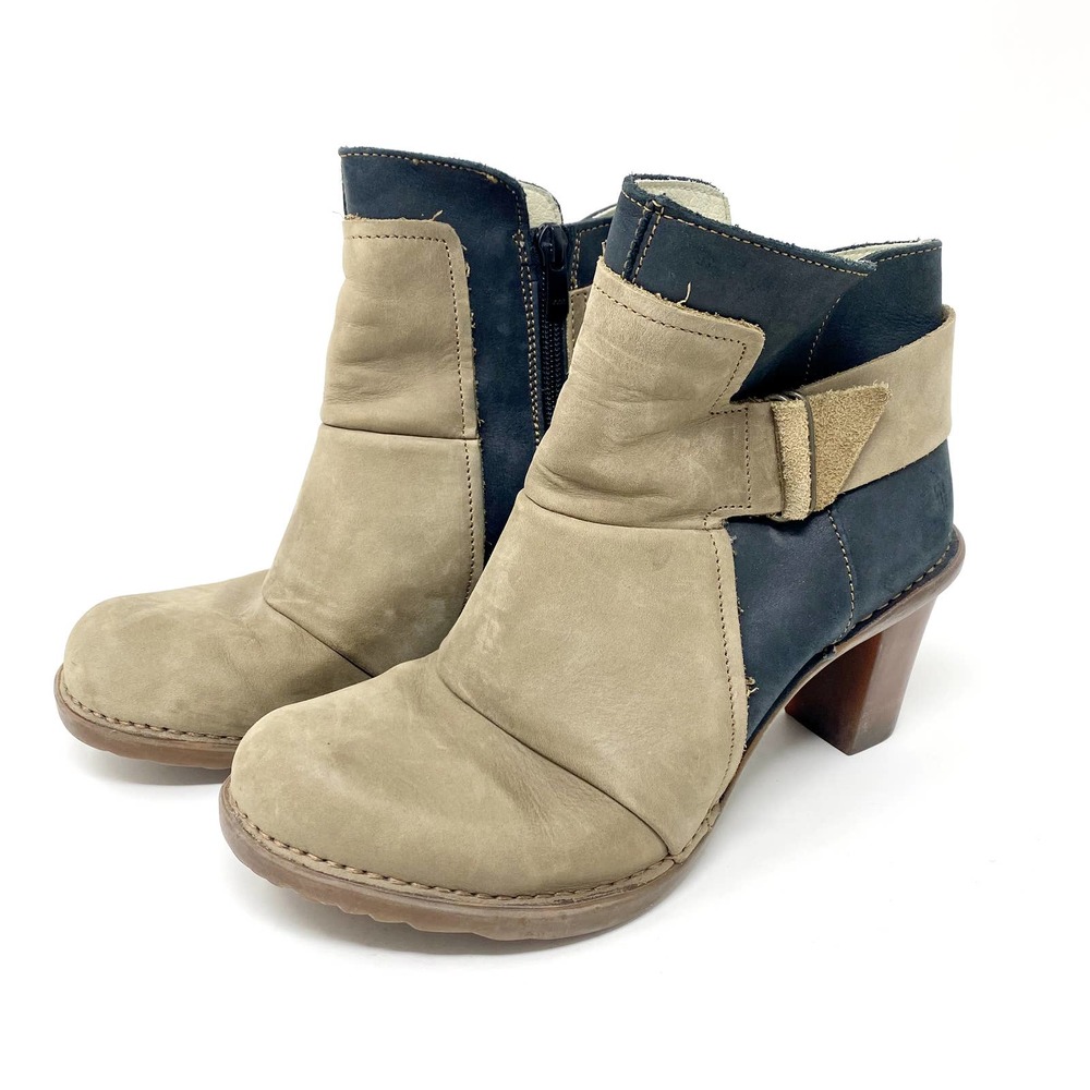 El Naturalista Leather Heeled Booties Size 39 Two Toned Black Brown